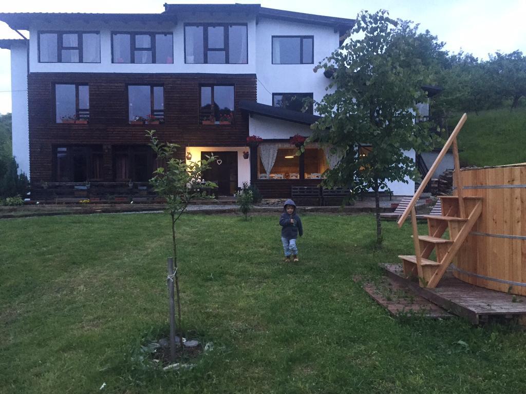 Talhaus Hotel Viseu de Sus Exterior photo